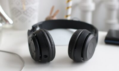 black cordless headphones